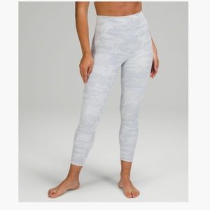 Lululemon WUNDER UNDER HIGH-RISE RIBBED FABRIC CROP 23" *LUXTREME